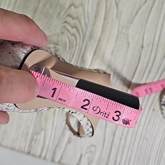 BCBGeneration Lexana Snakeprint Leather Ankle Strap Heeled Sandals Womens 5 NEW - Picture 13 of 13